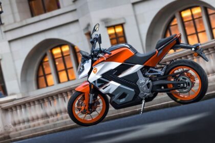 Yadea unveils 99 MPH electric motorcycle that charges in 10 minutes