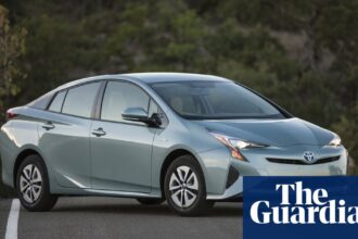 UK needs to ban full hybrid cars by 2030 or face net zero ‘catastrophe’, says motoring body | Automotive industry