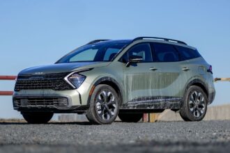 I drove the Kia Sportage PHEV for a week — and it’s the hybrid car most families should buy