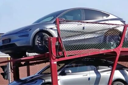 Tesla Model Y "Juniper" spotted on car carriers in China