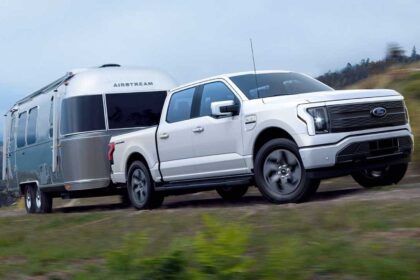 Ford CEO Admits Electric Pickup Trucks, SUVs Aren't Good for Towing