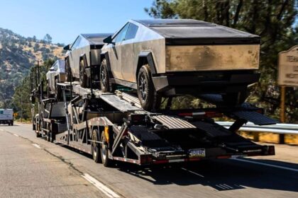 Tesla Cybertrucks