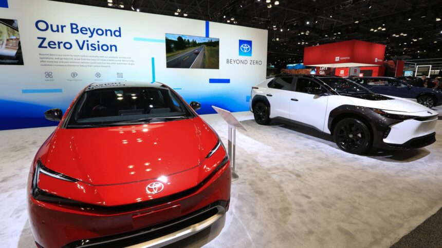 Hybrid leader Toyota targets major growth in plug-in vehicles