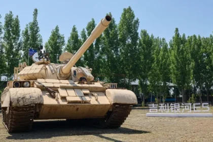 Geely Galaxy E5's Aegis Gold Brick Battery passes 36-ton tank compression test