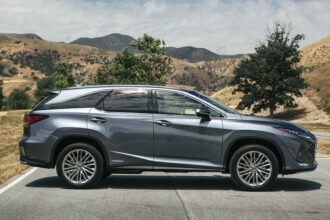 2020-2022 Lexus RX 450hL Parked
