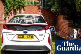 UK’s shift on car sales rules may lead to higher emissions, says statutory adviser | Electric, hybrid and low-emission cars