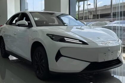 BYD e7 EV sedan reached dealers in China ahead of the sales launch – interior revealed