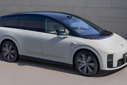 Li Auto i8 electric SUV revealed 720 km range with a 97.8 kWh ternary NMC battery