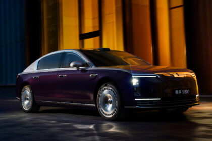 Huawei’s Maextro S800 luxury sedan got 3,600 orders in seven days in China – priced at 98,660 USD